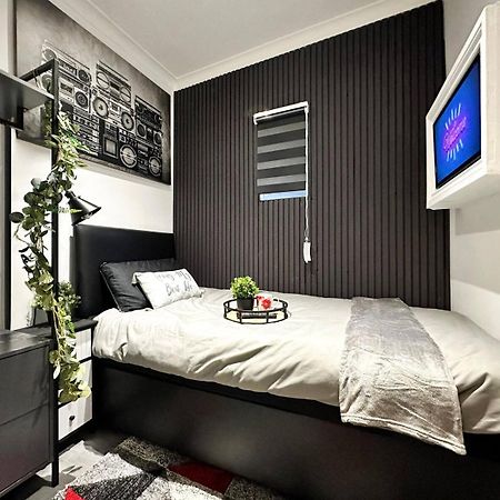 Boutique Backyard Bungalow - Brimsdown Enfield Buitenkant foto