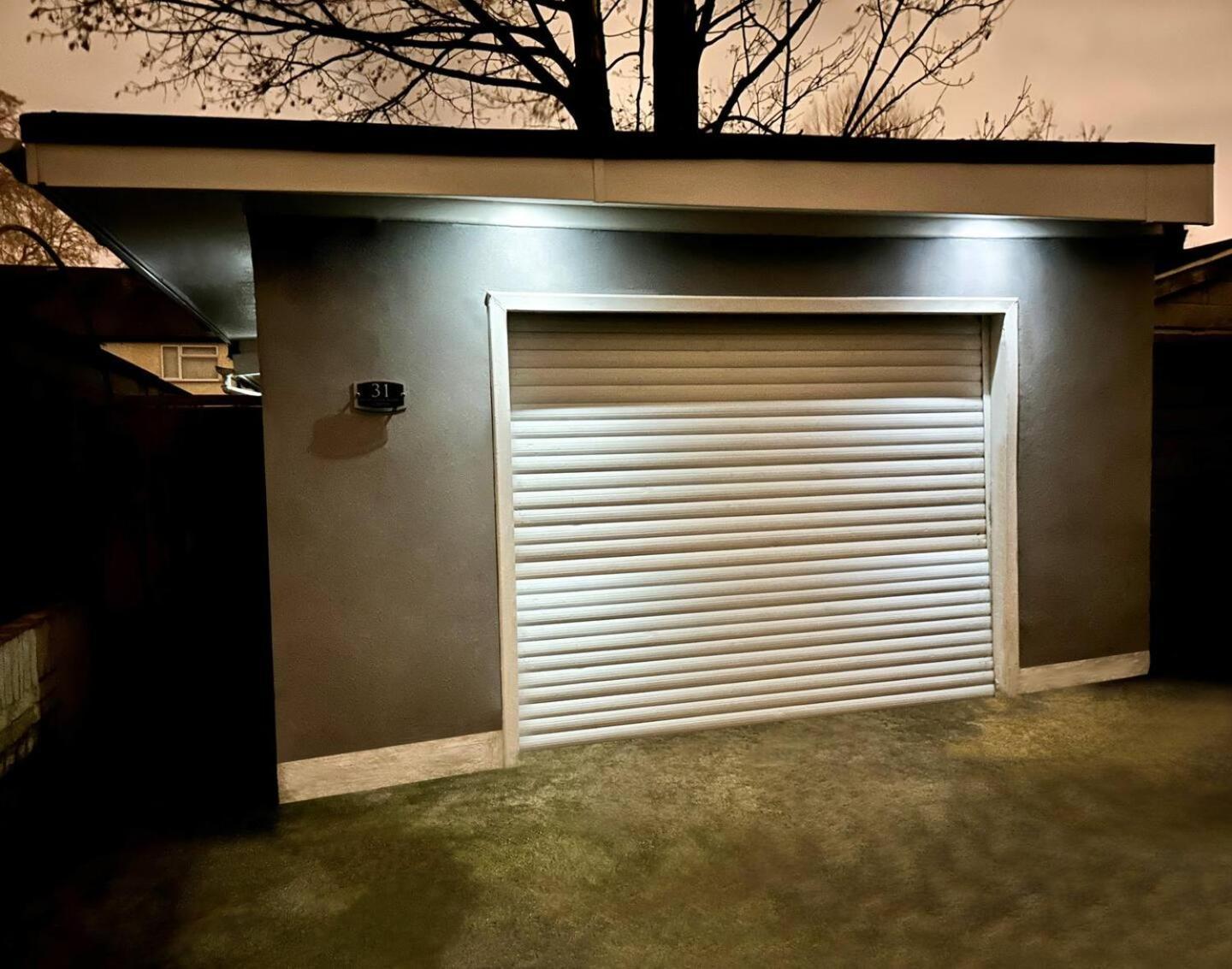 Boutique Backyard Bungalow - Brimsdown Enfield Buitenkant foto