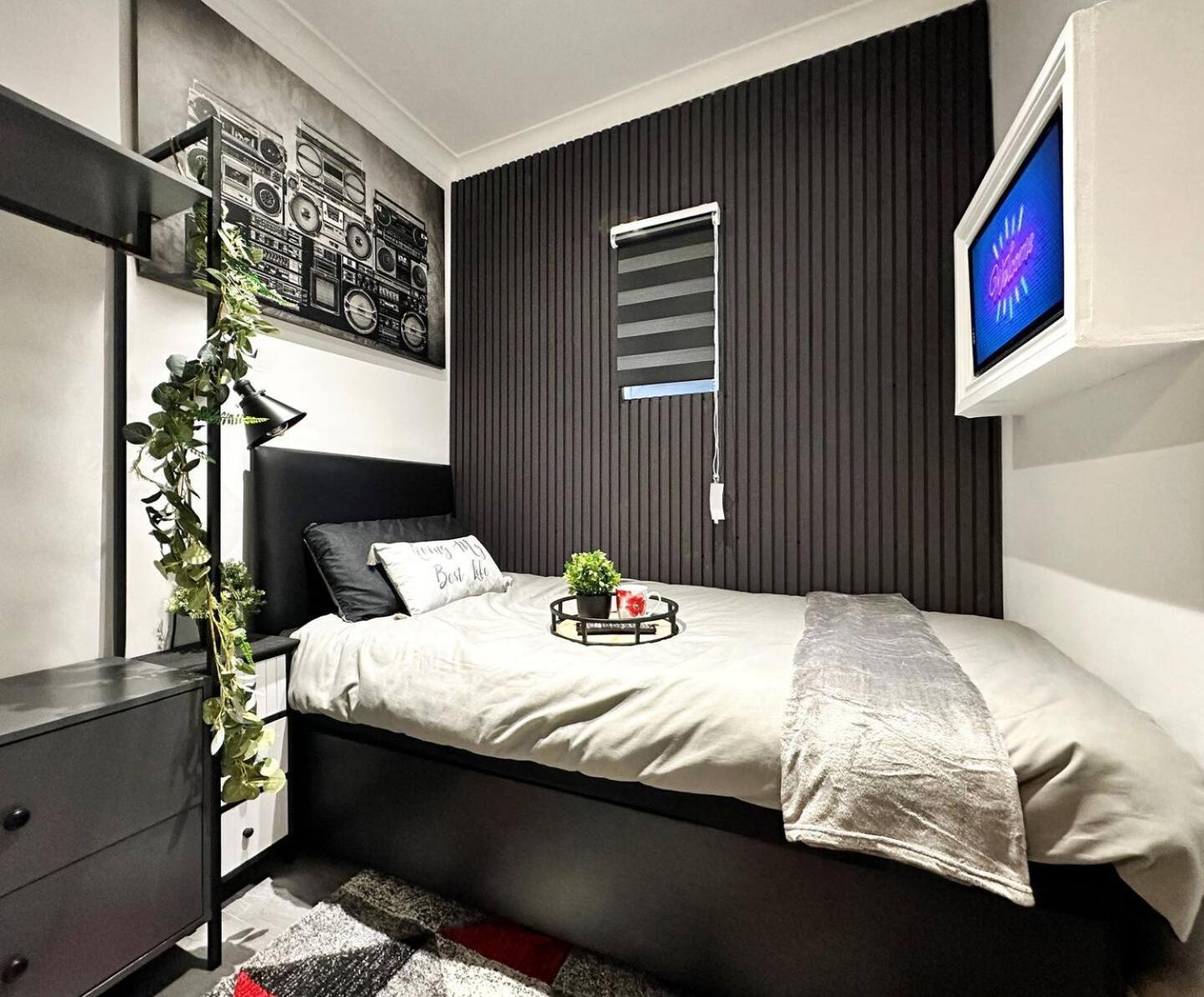 Boutique Backyard Bungalow - Brimsdown Enfield Buitenkant foto