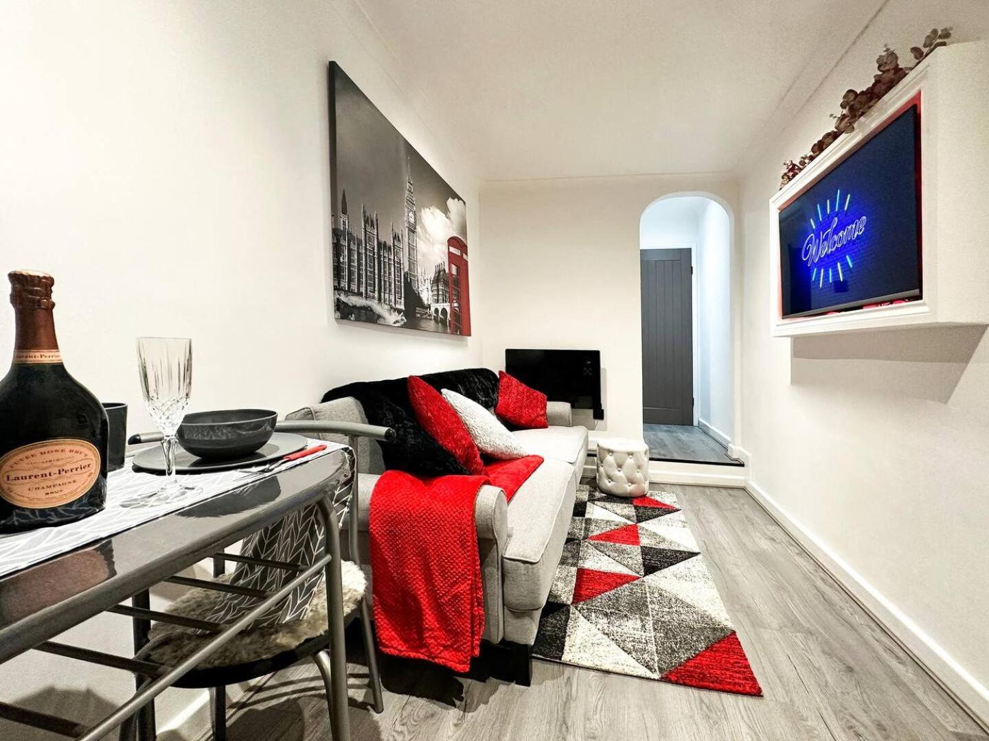 Boutique Backyard Bungalow - Brimsdown Enfield Buitenkant foto