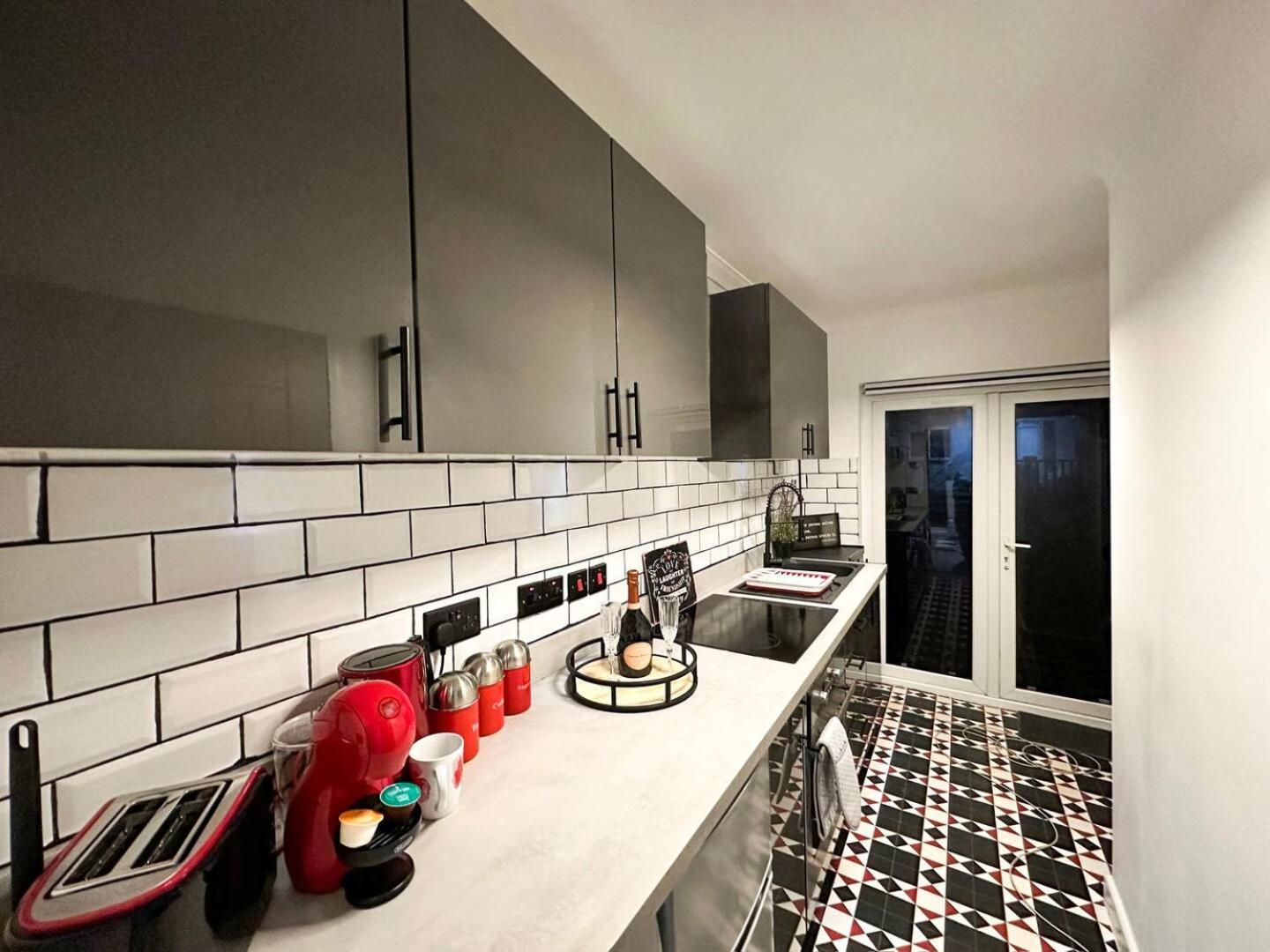 Boutique Backyard Bungalow - Brimsdown Enfield Buitenkant foto