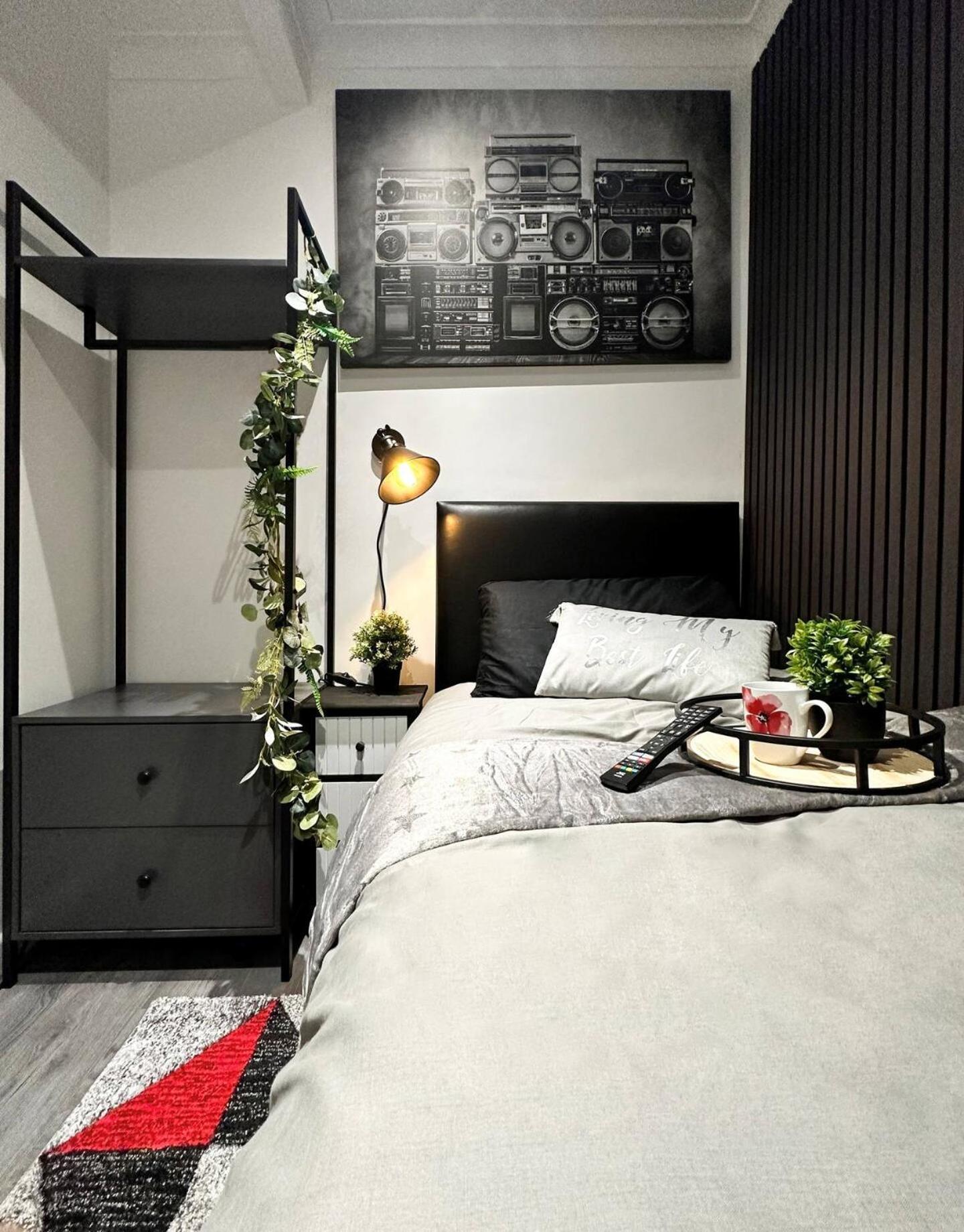 Boutique Backyard Bungalow - Brimsdown Enfield Buitenkant foto